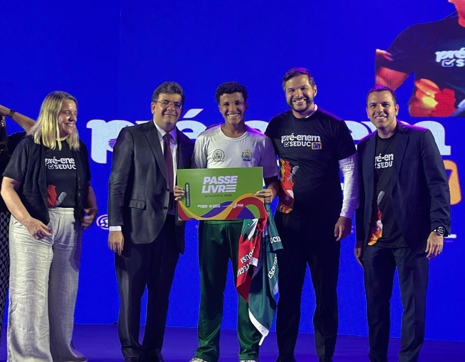 Governador reforça a entrega do Passe Livre aos estudantes nos dias de ENEM