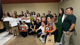 Governo entrega selo de autenticidade a artesãos da Central Mestre Dezinho (Foto: Conecta Piauí)