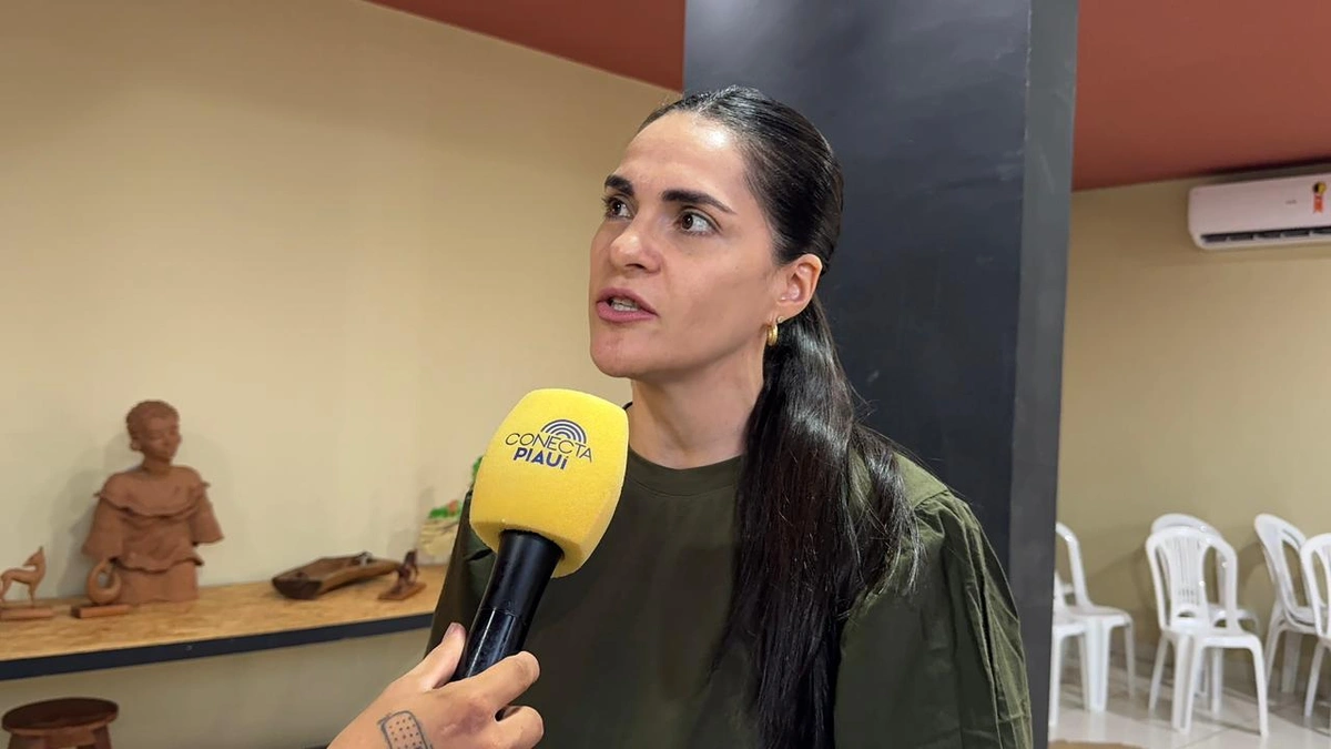 Governo entrega selo de autenticidade a artesãos da Central Mestre Dezinho