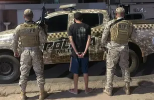 Homem com passagem pela polícia é preso com crack em Picos (Foto: Reprodução)