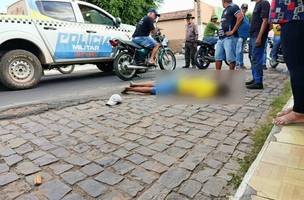 Homem é agredido com cadeirada e pauladas após discussão em Simões (Foto: Reprodução)