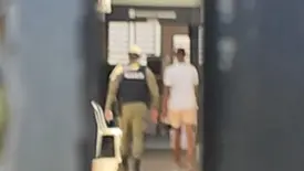 Homem é detido com celular roubado na zona Leste de Teresina (Foto: Repórter 12/Conecta Piauí)