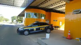 Homem é preso após pedir carona a equipe da Policia Rodoviária Federal em Floriano (Foto: Reprodução)