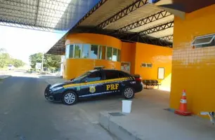 Homem é preso após pedir carona a equipe da Policia Rodoviária Federal em Floriano (Foto: Reprodução)