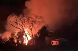 Incêndio mobiliza moradores em Divinópolis, zona rural de União (Foto: Reprodução)