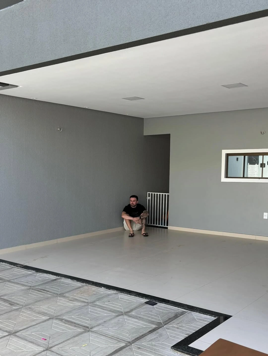 Influenciador alvo de operação no Piauí se manifesta e tira foto em loja vazia