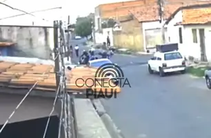 Jovens ficam feridos após colisão de motocicletas na zona Norte de Teresina (Foto: Reprodução)