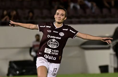Piauiense Júlia Beatriz marca golaço e leva Ferroviária à final da Copa do Brasil