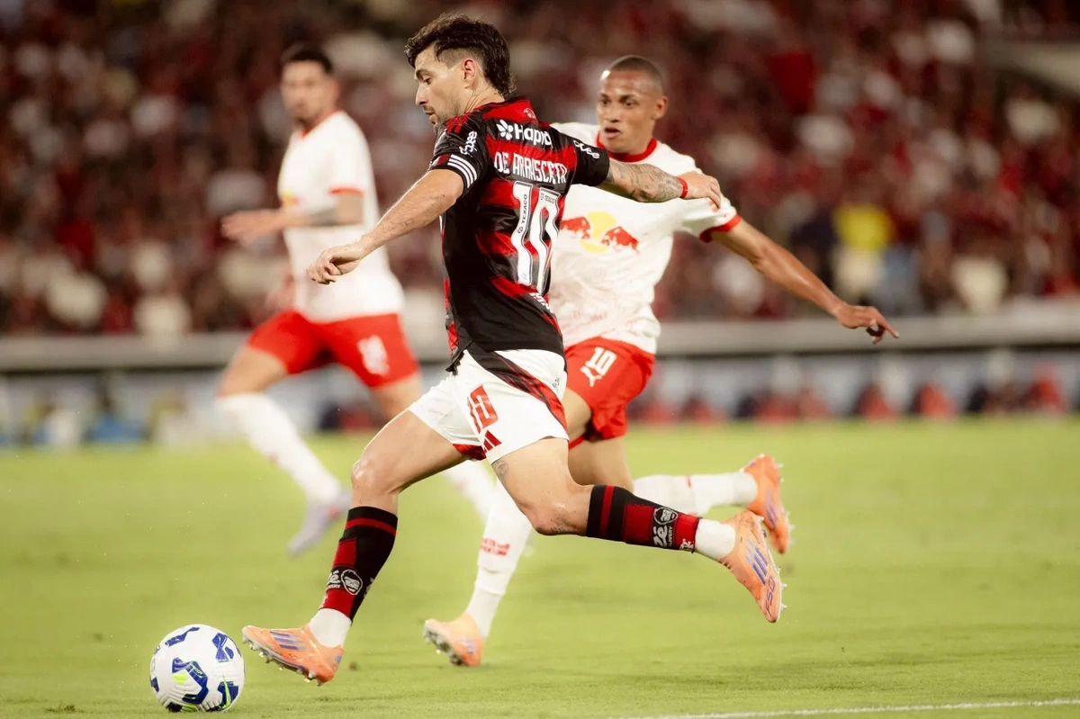 Lance de Flamengo x Red Bull Bragantino