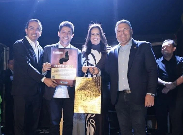 Luciano Filho recebe Prêmio Prefeito Referência 2025 na Assistência Social