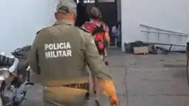 Mulher é presa após esfaquear o próprio marido na zona Leste de Teresina (Foto: Reprodução)