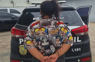 Mulher é presa com entorpecentes e arma de fogo em São Pedro do Piauí (Foto: Reprodução)