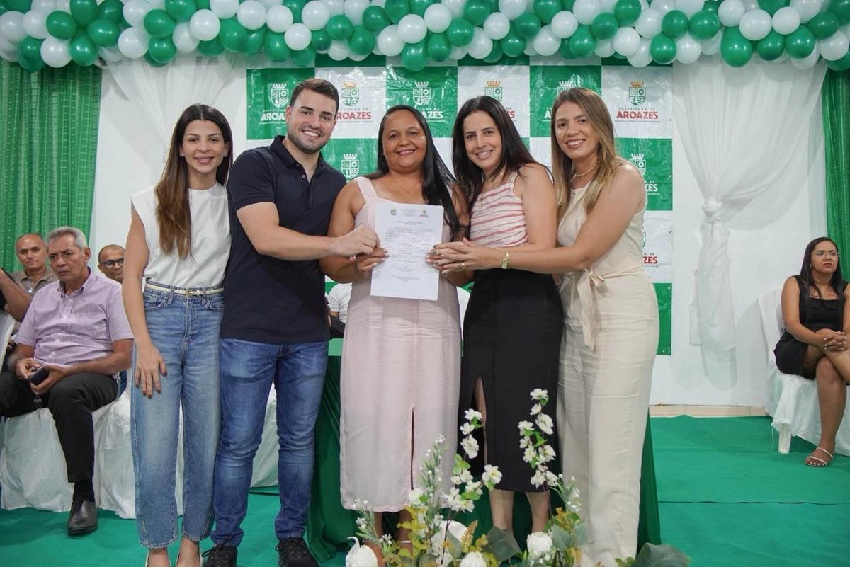 Novos servidores tomam posse após aprovação no concurso público de Aroazes