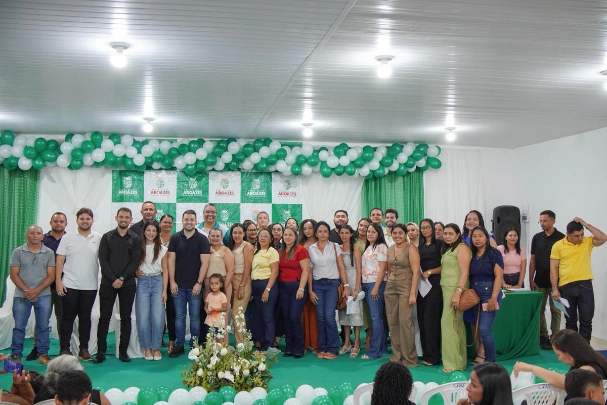 Novos servidores tomam posse após aprovação no concurso público de Aroazes