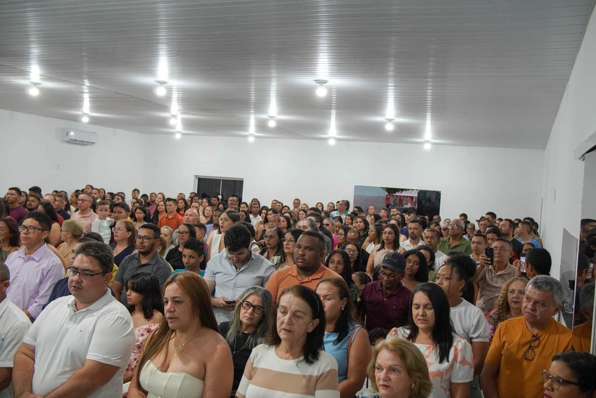 Novos servidores tomam posse após aprovação no concurso público de Aroazes