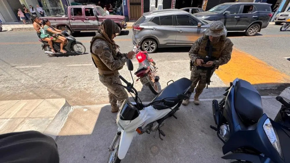 Operações simultâneas fecham pontos de facção e apreendem drogas em Pedro II
