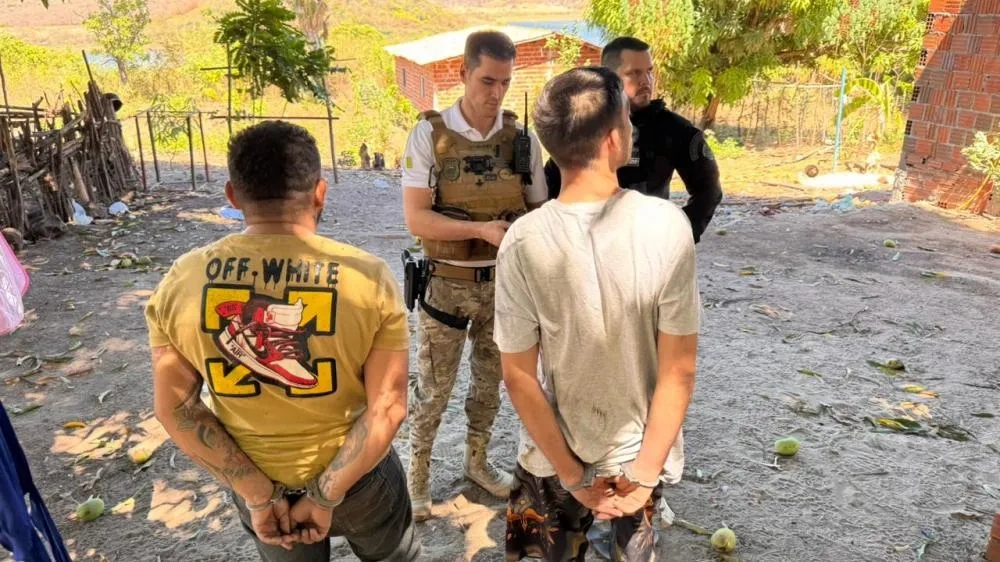 Operações simultâneas fecham pontos de facção e apreendem drogas em Pedro II