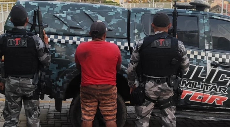 Padrasto é preso suspeito de filmar enteada de 13 anos durante banho, no Piauí