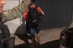 Passageiro é conduzido em Teresina após tentar embarcar sem documentação em ônibus (Foto: Reprodução)