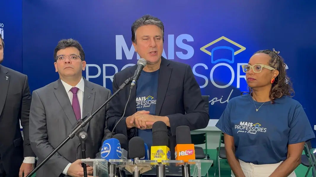 Piauí recebe entrega de Carteiras Nacionais Docentes com a presença de ministros