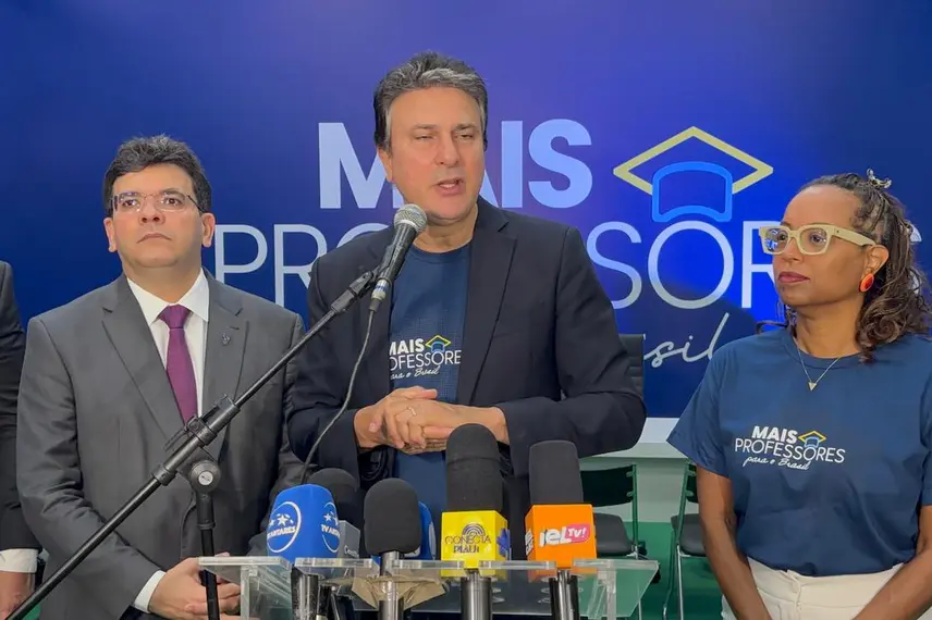 Piauí recebe entrega de Carteiras Nacionais Docentes com a presença de ministros