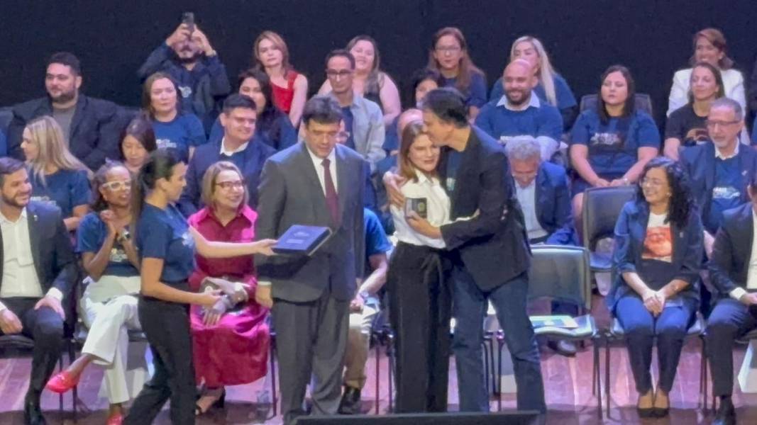 Piauí recebe entrega de Carteiras Nacionais Docentes com a presença de ministros