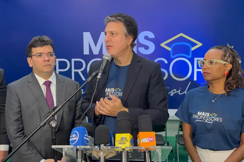 Piauí recebe entrega de Carteiras Nacionais Docentes com a presença de ministros