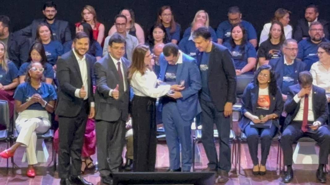 Piauí recebe entrega de Carteiras Nacionais Docentes com a presença de ministros