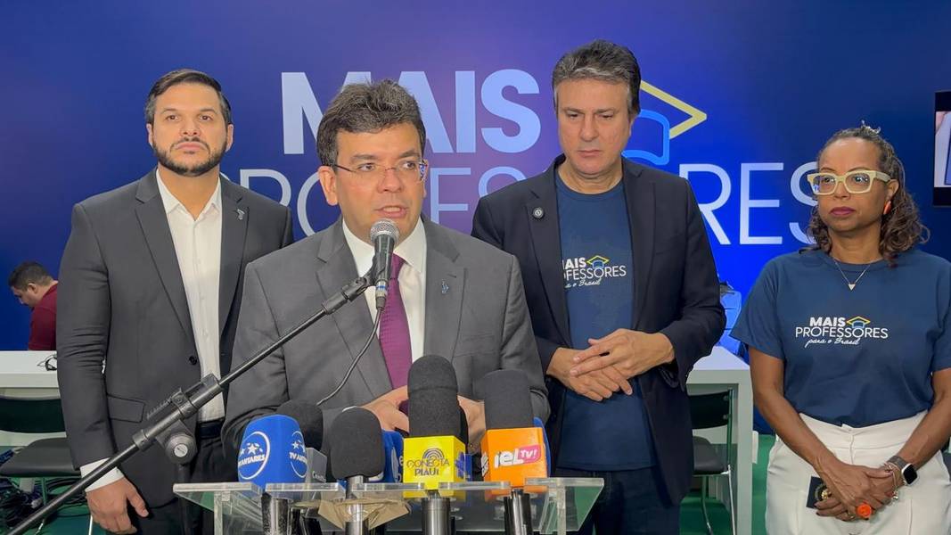 Piauí recebe entrega de Carteiras Nacionais Docentes com a presença de ministros