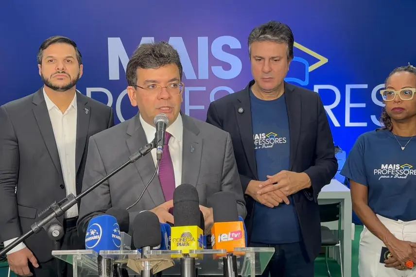 Piauí recebe entrega de Carteiras Nacionais Docentes com a presença de ministros