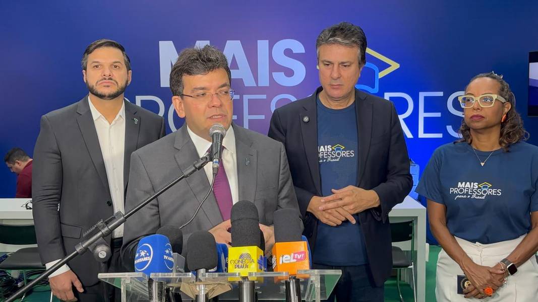 Piauí recebe entrega de Carteiras Nacionais Docentes com a presença de ministros