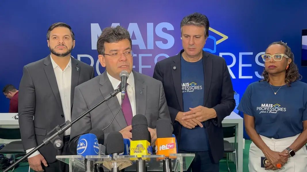 Piauí recebe entrega de Carteiras Nacionais Docentes com a presença de ministros