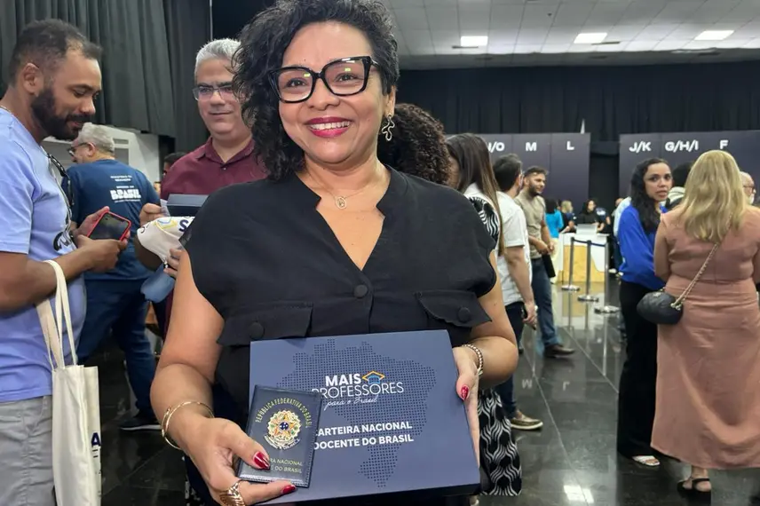 Piauí recebe entrega de Carteiras Nacionais Docentes com a presença de ministros