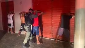 PM flagra dupla com entorpecentes durante operação no centro de União (Foto: Reprodução)