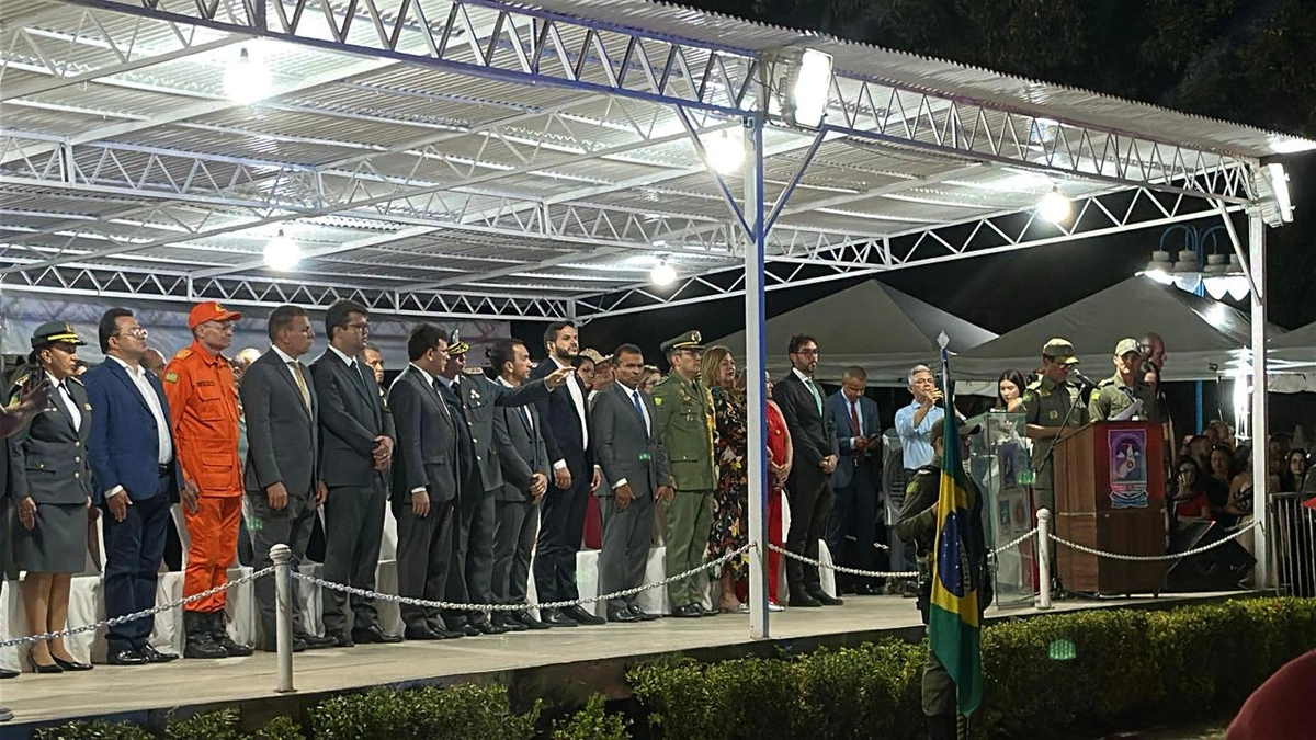 Polícia Militar do Piauí celebra Dia da Bandeira com promoções e homenagens