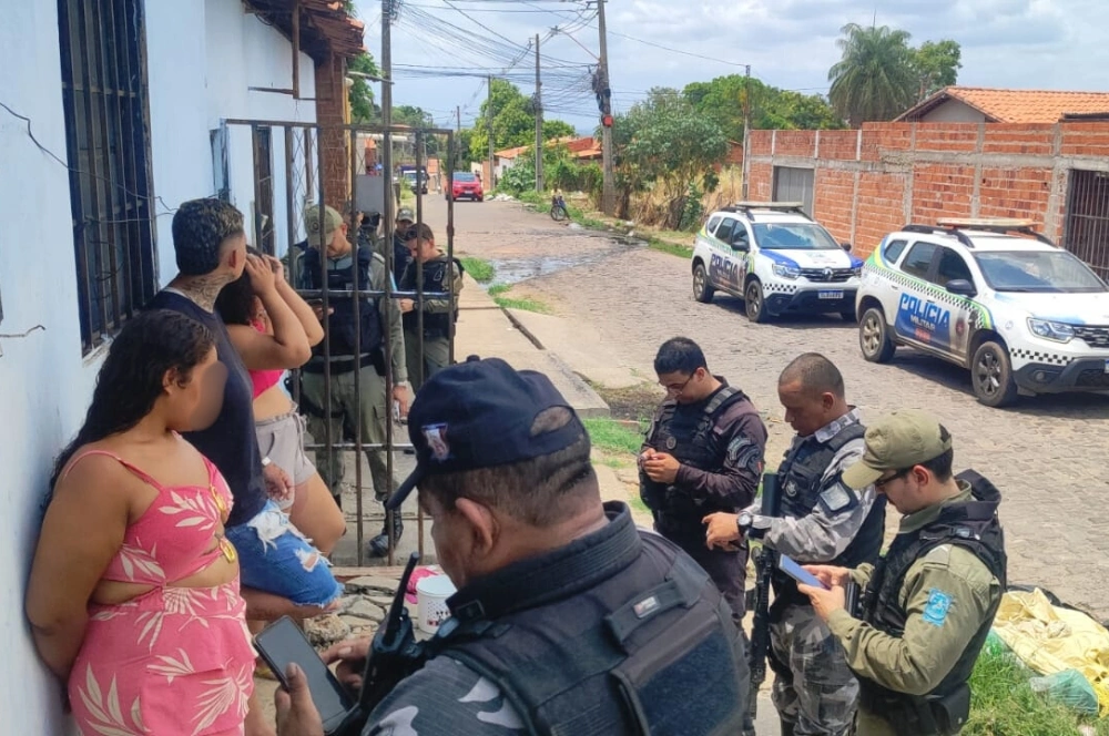 Polícia prende faccionados e resgata crianças de situação insalubre em Teresina