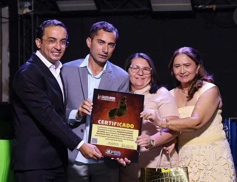 Prefeito de Paulistana recebe prêmio de referência na área da Saúde