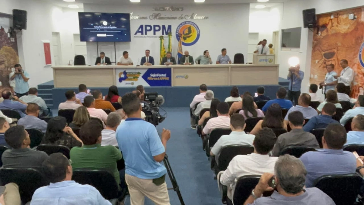 Prefeitos discutem fim dos lixões e critérios do selo ecológico no Piauí