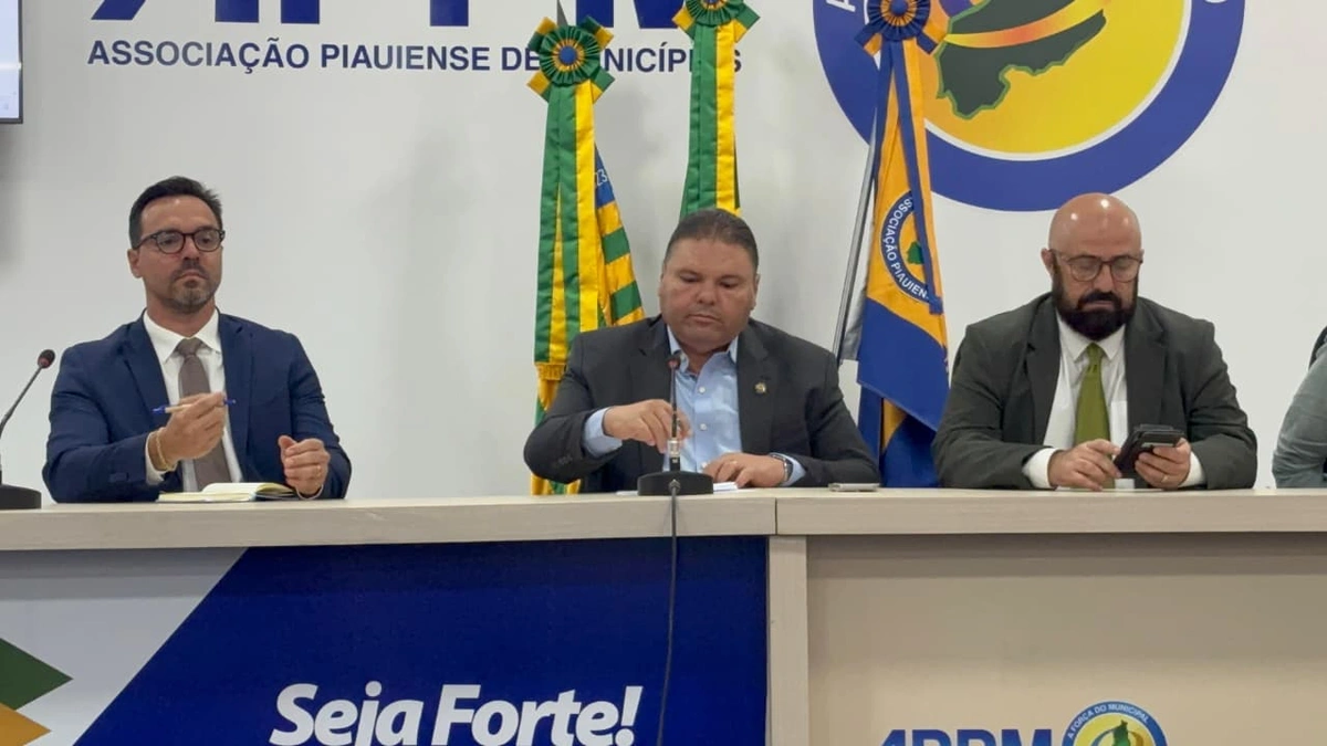 Prefeitos discutem fim dos lixões e critérios do selo ecológico no Piauí