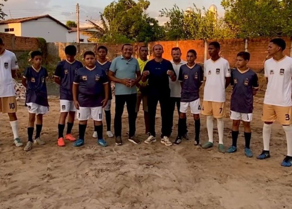 Prefeitura de Amarante anuncia construção de campo society