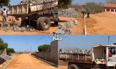 Prefeitura de Anísio de Abreu segue com obras de pavimentação no povoado Fidalgo