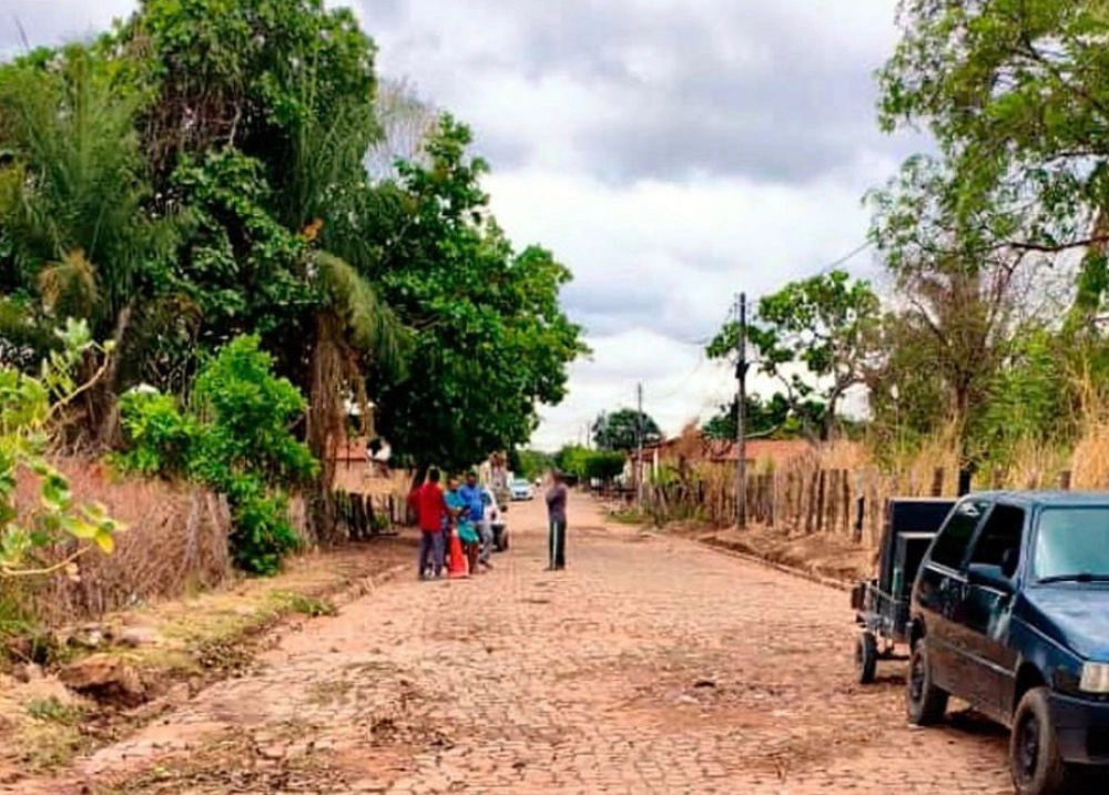 Prefeitura de Bertolínia realiza obra para garantir escoamento de água em via
