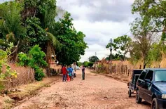 Prefeitura de Bertolínia realiza obra para garantir escoamento de água em via