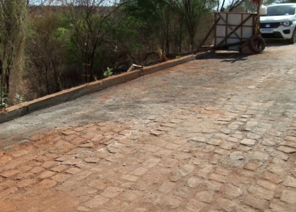 Prefeitura de Picos recupera paredões e melhora tráfego no Morada do Sol