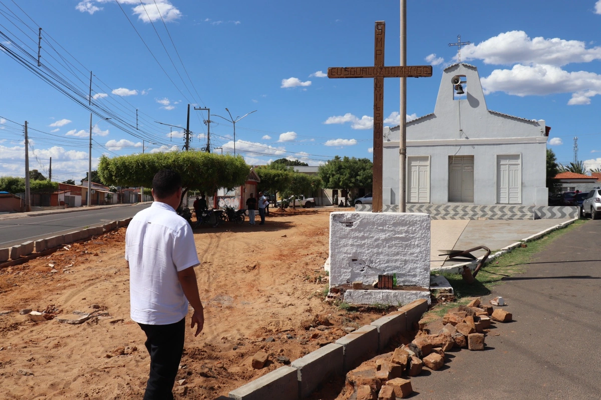 Prefeitura de São Raimundo Nonato intensifica obras para entregar Praça da Igreja de Santa Luzia