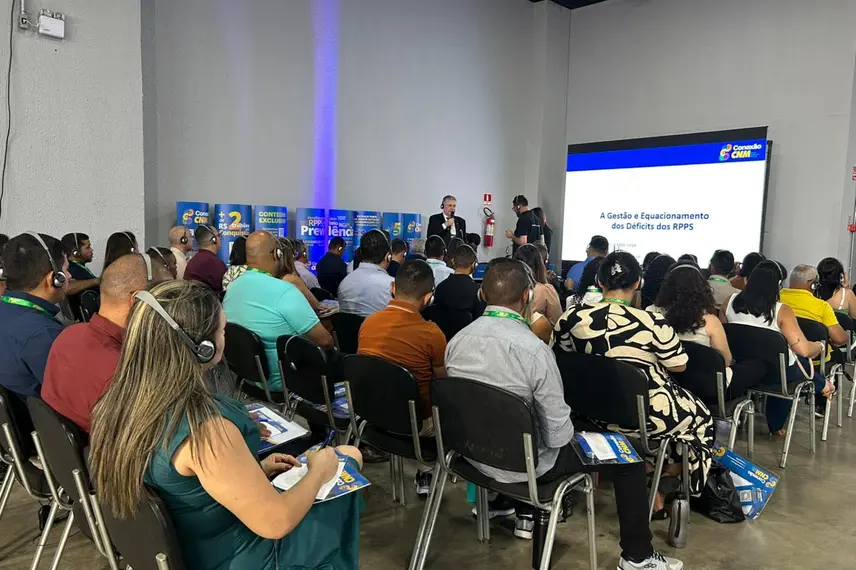 Primeiro dia do Conexão CNM reúne prefeitos piauienses em Teresina