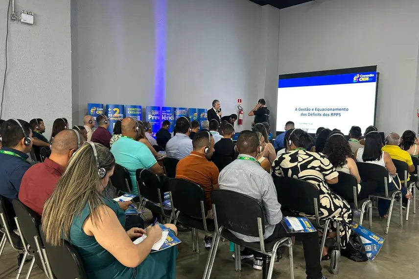 Primeiro dia do Conexão CNM reúne prefeitos piauienses em Teresina