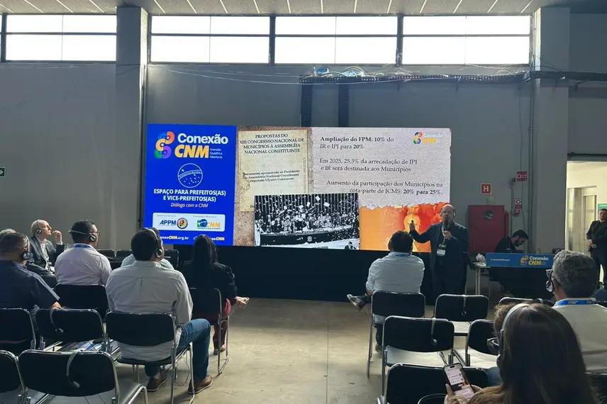 Primeiro dia do Conexão CNM reúne prefeitos piauienses em Teresina