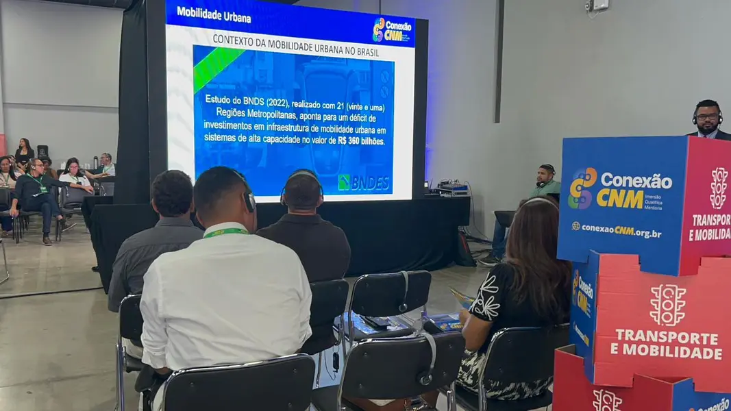 Primeiro dia do Conexão CNM reúne prefeitos piauienses em Teresina