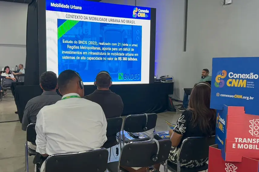 Primeiro dia do Conexão CNM reúne prefeitos piauienses em Teresina